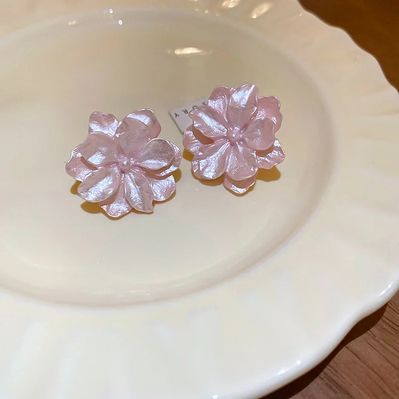 Women's White Acrylic 3D Flower Stud Earrings