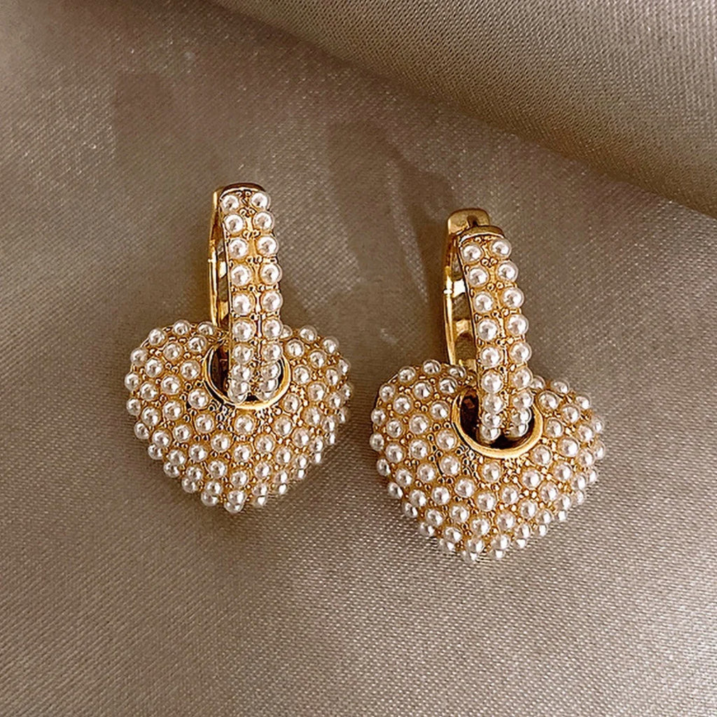 Women's Heart Shaped Pearl Stud Earrings