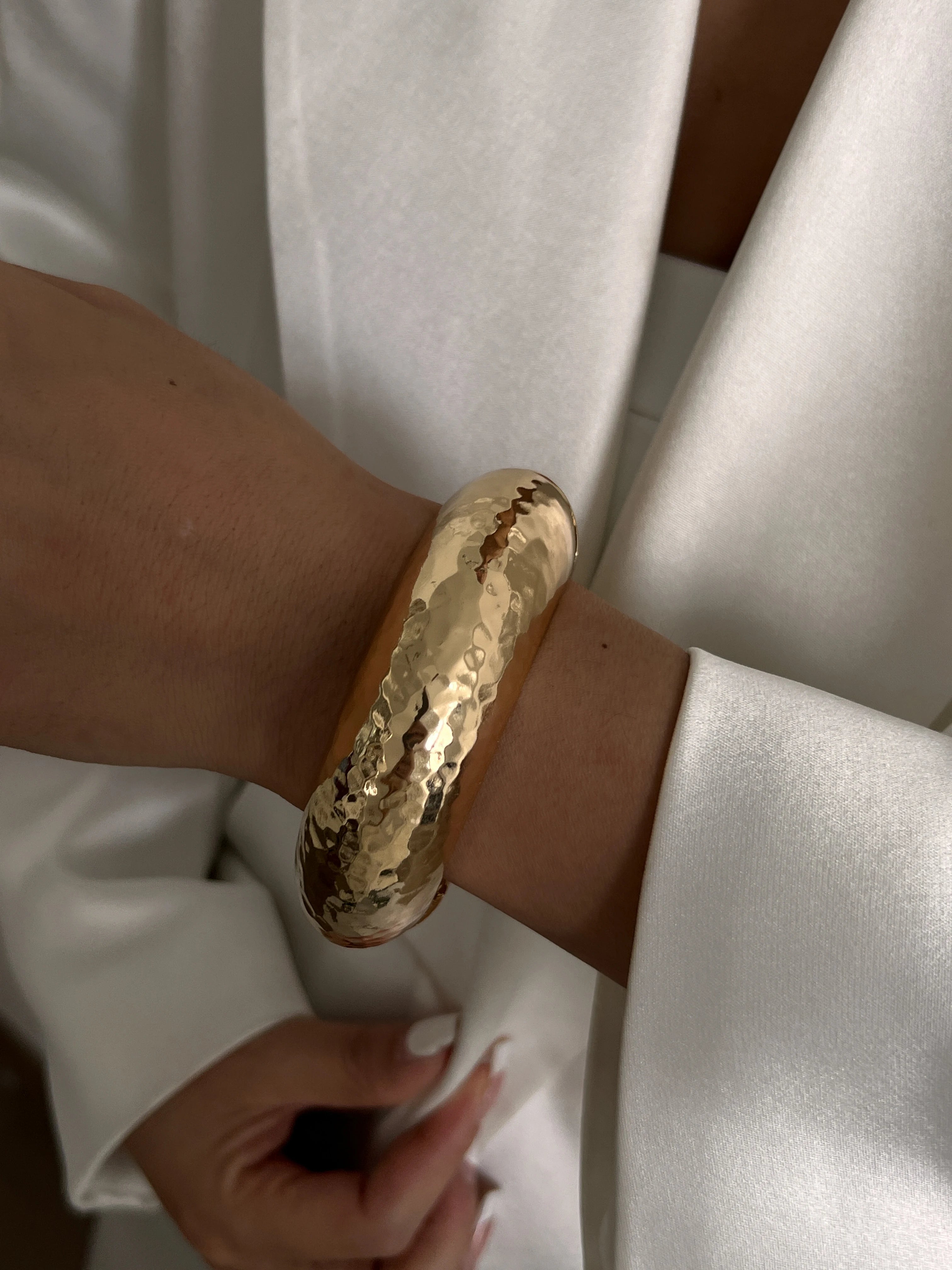 3 Styles Creative Big Imitation Pearl Cuff Bracelet Trendy Punk Heavy Metal Chunky Spring Bangle for Women Men Steampunk Fashion