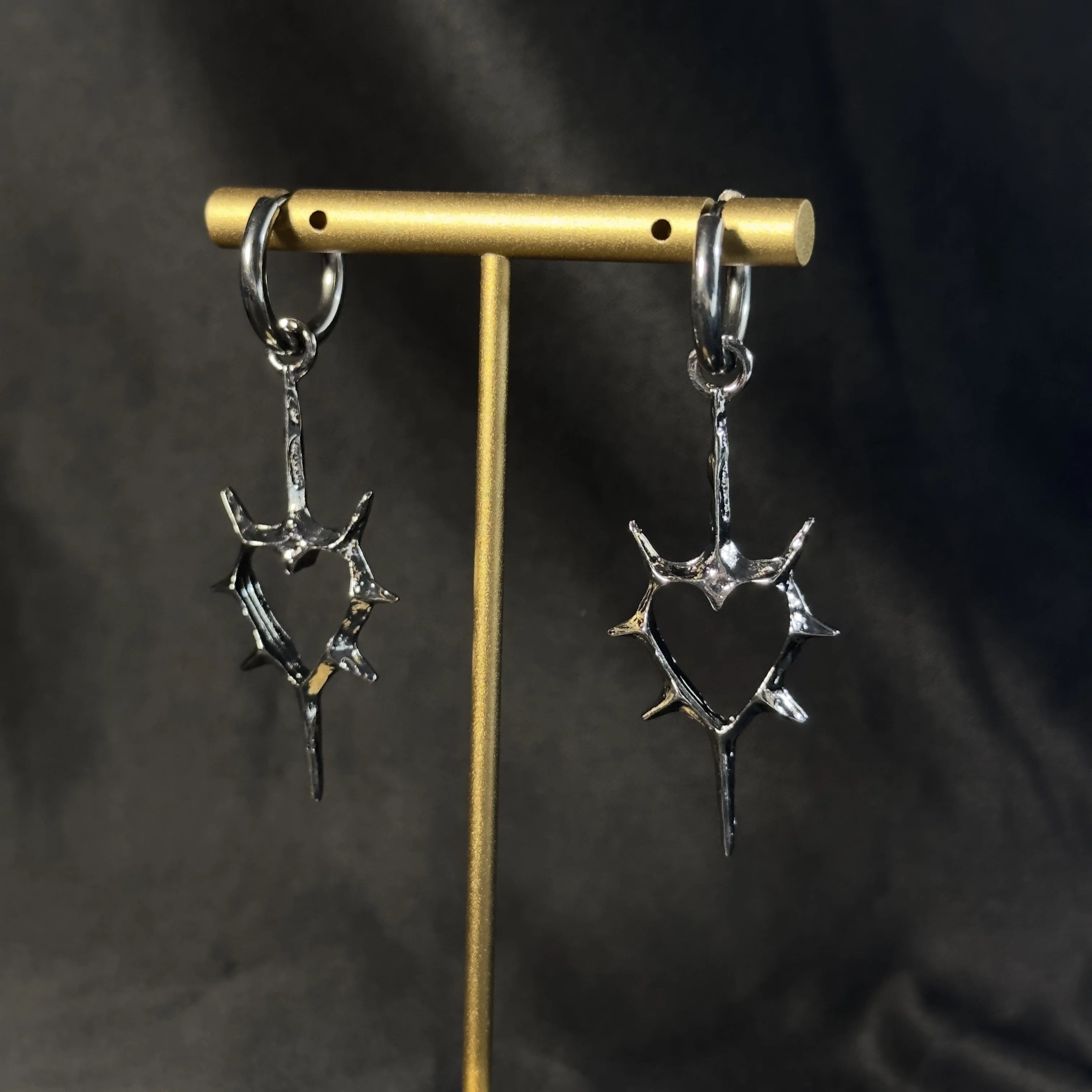 Retro Gothic Thorn Heart Spike Drop Earrings