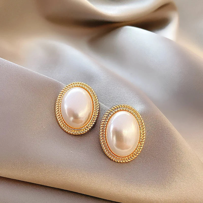 Women's Imitation Pearl & Zircon Retro Oval Stud Earrings