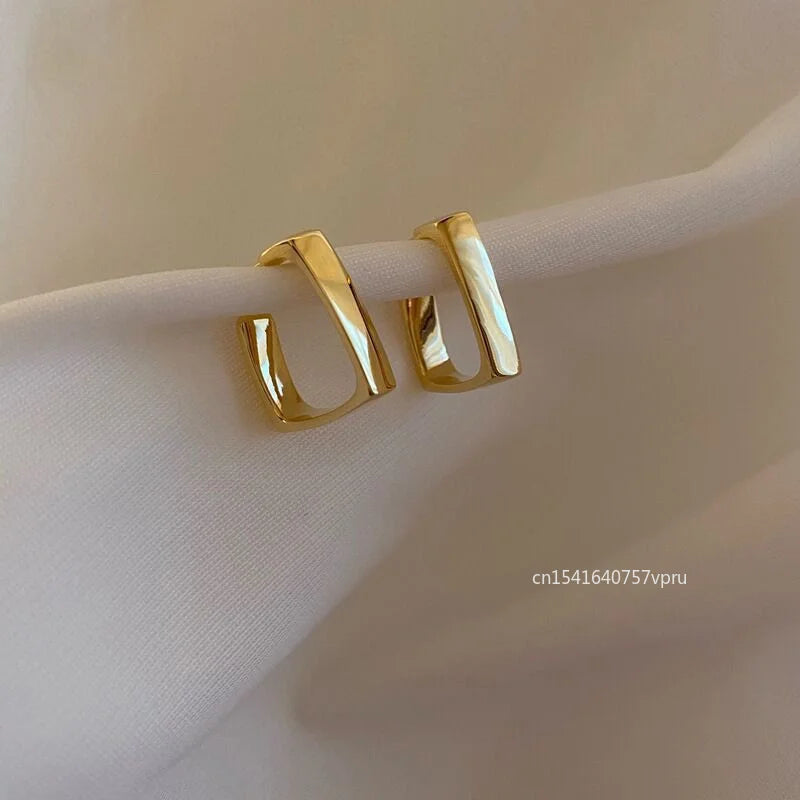 Women's Geometric U-Shape Hoop Earrings