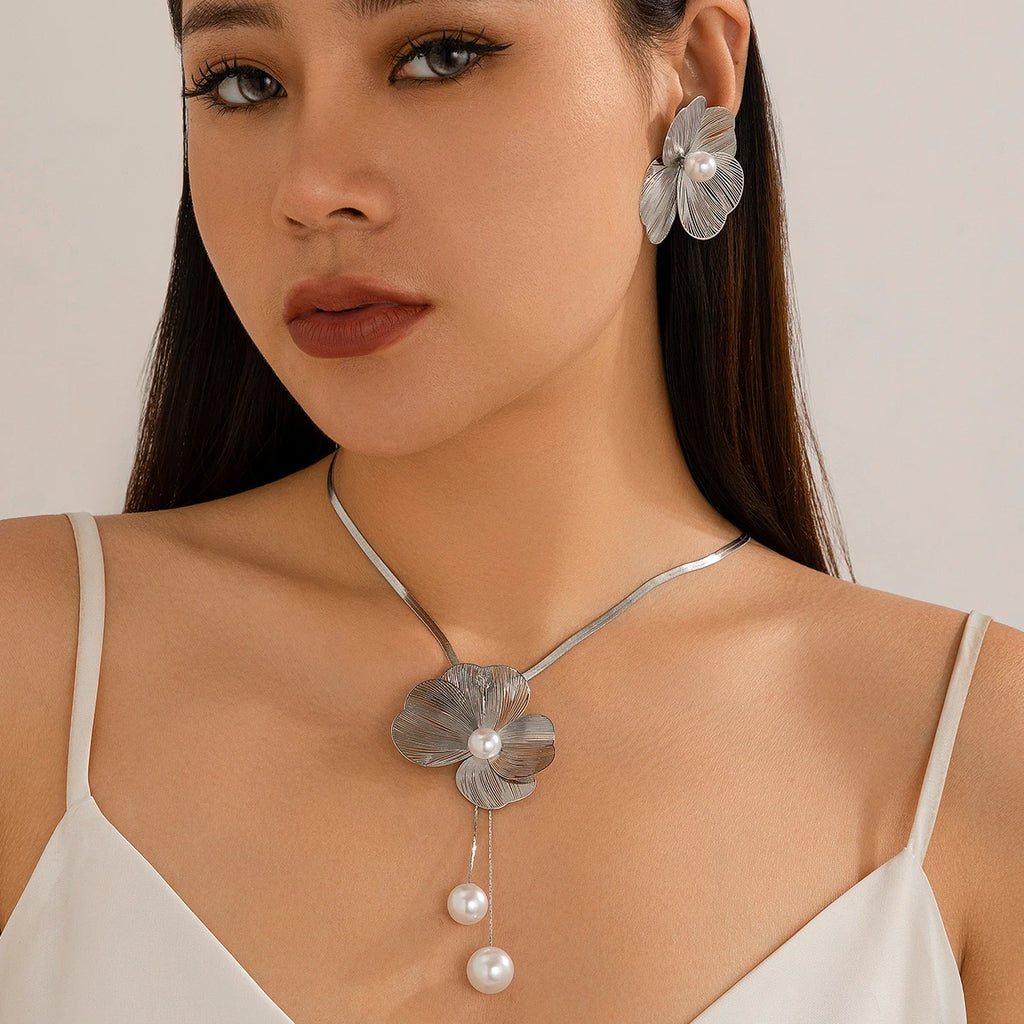 Romantic Pearl Flower Pendant Necklace & Earrings Jewelry Set