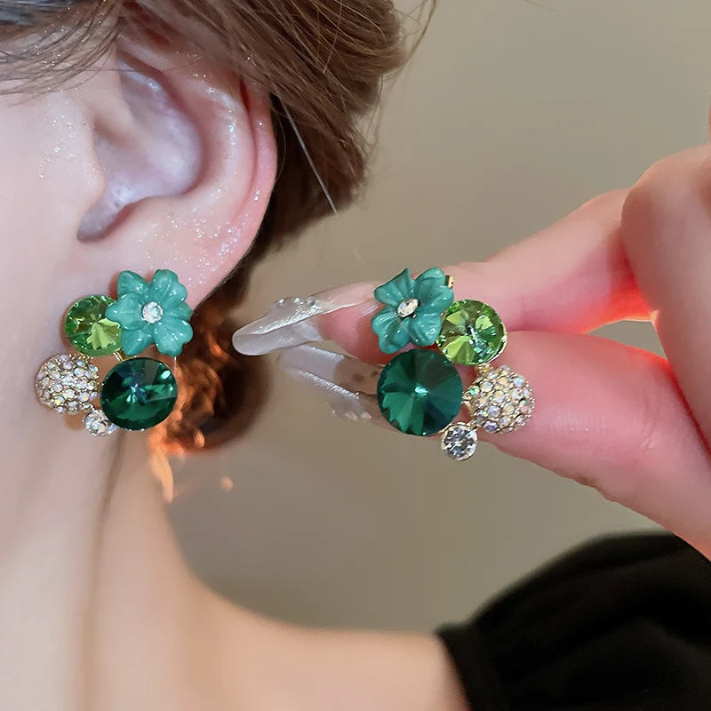 Green Flower Rhinestone Stud  Earrings For Women Sweet Delicate Fashion Personality Design Sense Commuter New Earring Wholesale