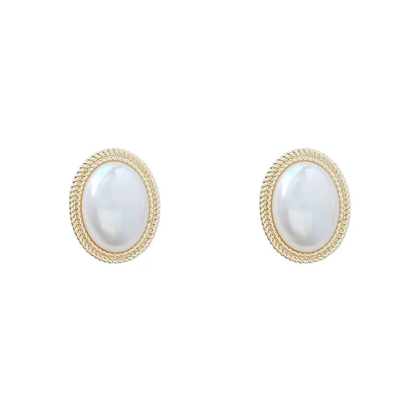 Women's Retro Pearl & Zircon Oval Stud Earrings