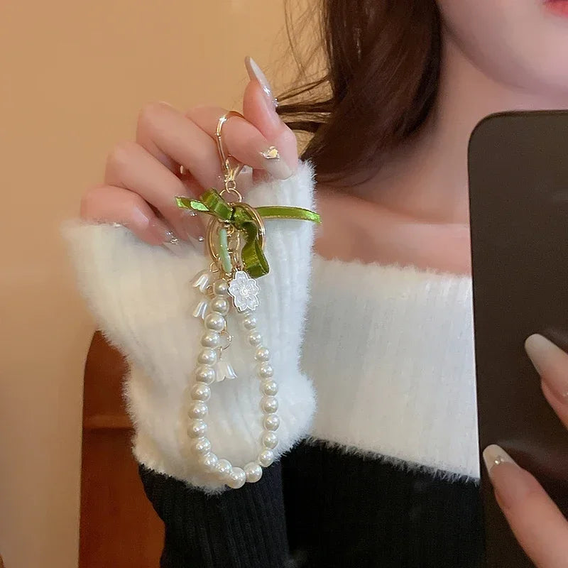 Fresh And Elegant Bell Orchid Keychain For Women Green Sweet Imitation Pearl Leatherresin Alloy Keychain Jewelry Accessory Gifts