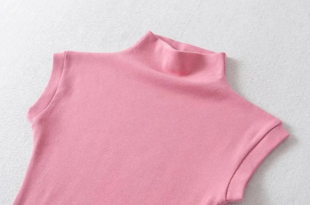 Slim Turtleneck Sleeveless Tee
