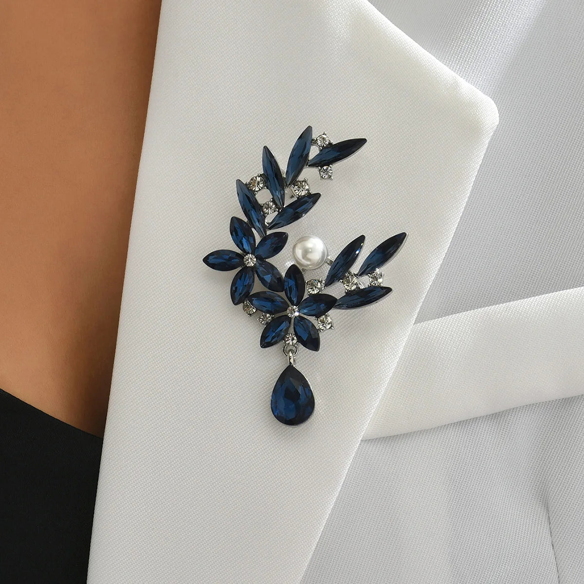 1PC Women's Fashion Trendy Charm Brooch Jewelry Chest Flower Accessories Suitable for Date, Party, Festival Gifts