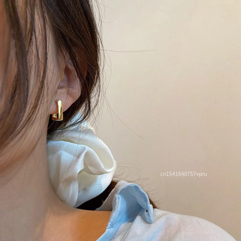 Women's Geometric U-Shape Hoop Earrings