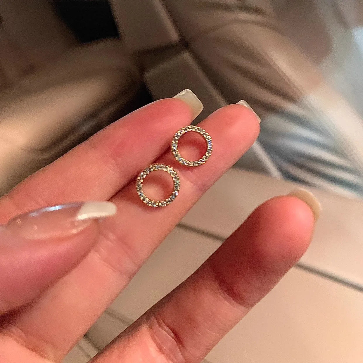 Women's Classic Round Zircon Stud Earrings