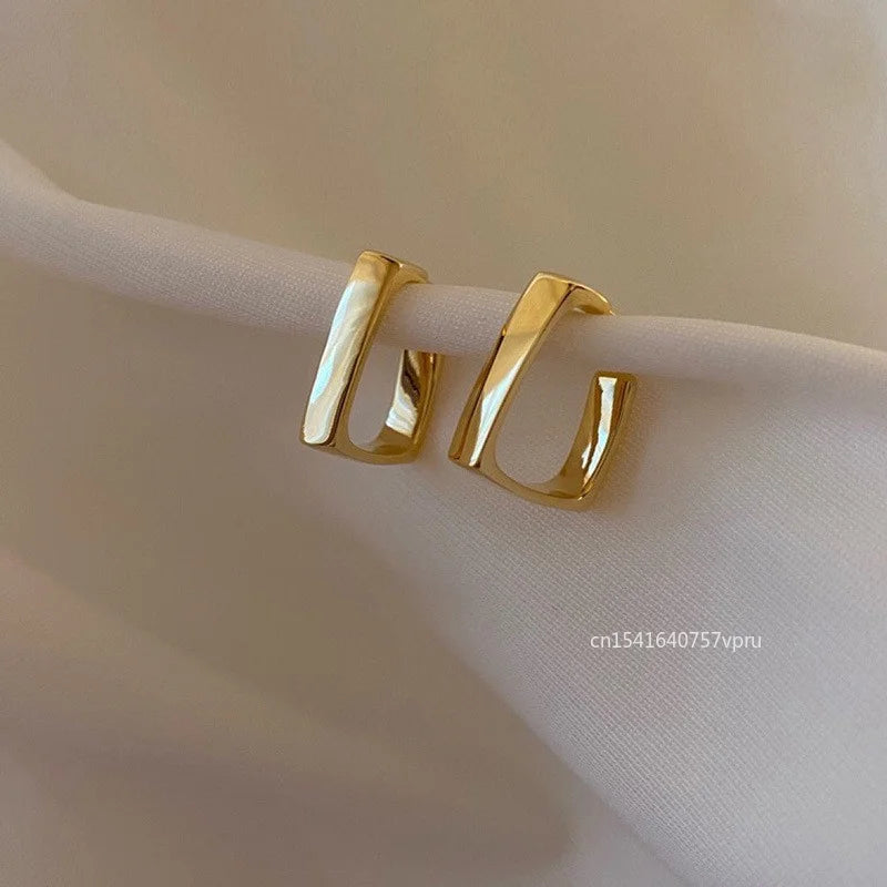 Women's Geometric U-Shape Hoop Earrings