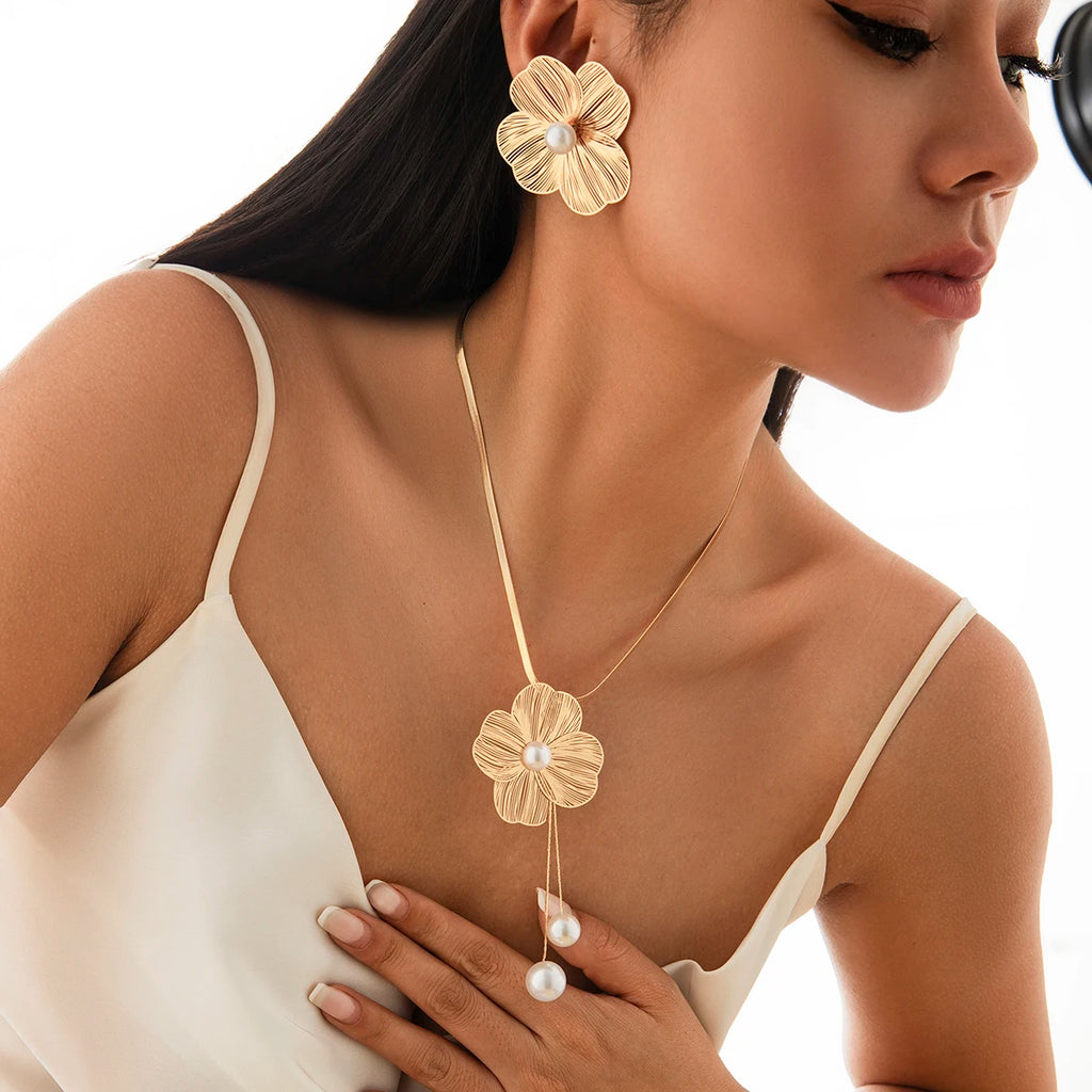 Romantic Pearl Flower Pendant Necklace & Earrings Jewelry Set
