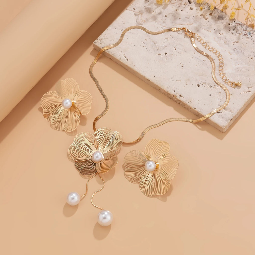 Romantic Pearl Flower Pendant Necklace & Earrings Jewelry Set