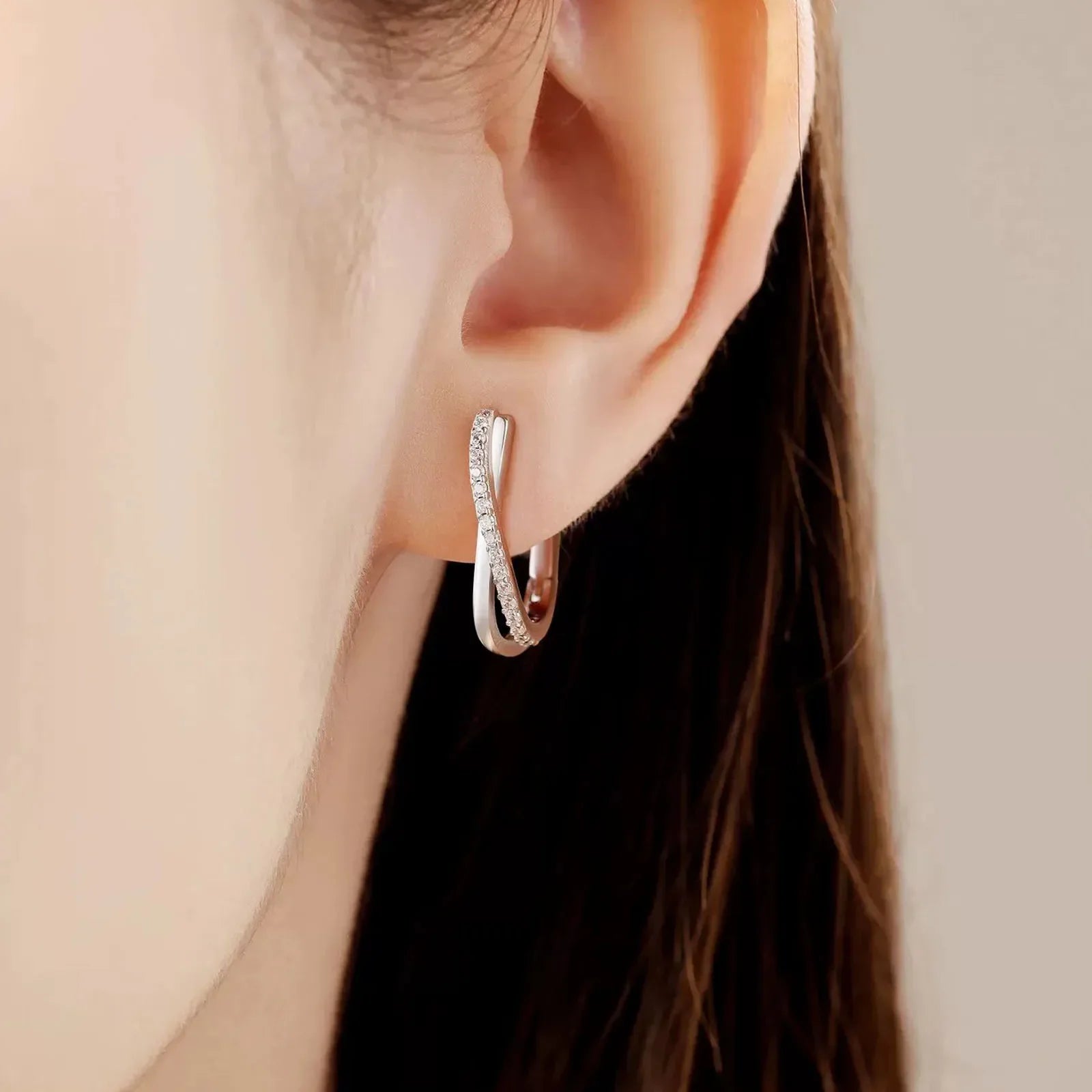 Women's Star Twisted Line Zircon Hoop Earrings