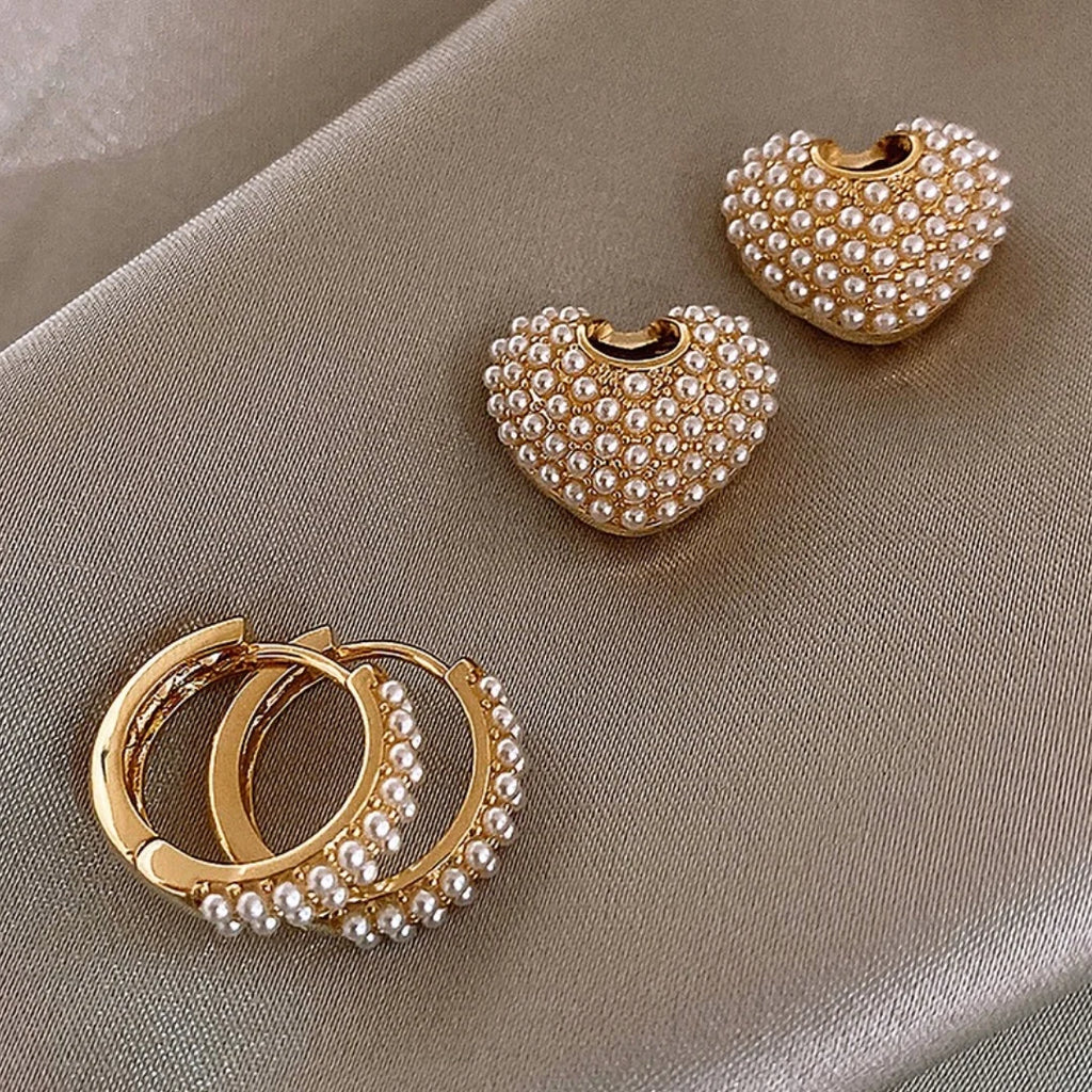 Women's Heart Shaped Pearl Stud Earrings