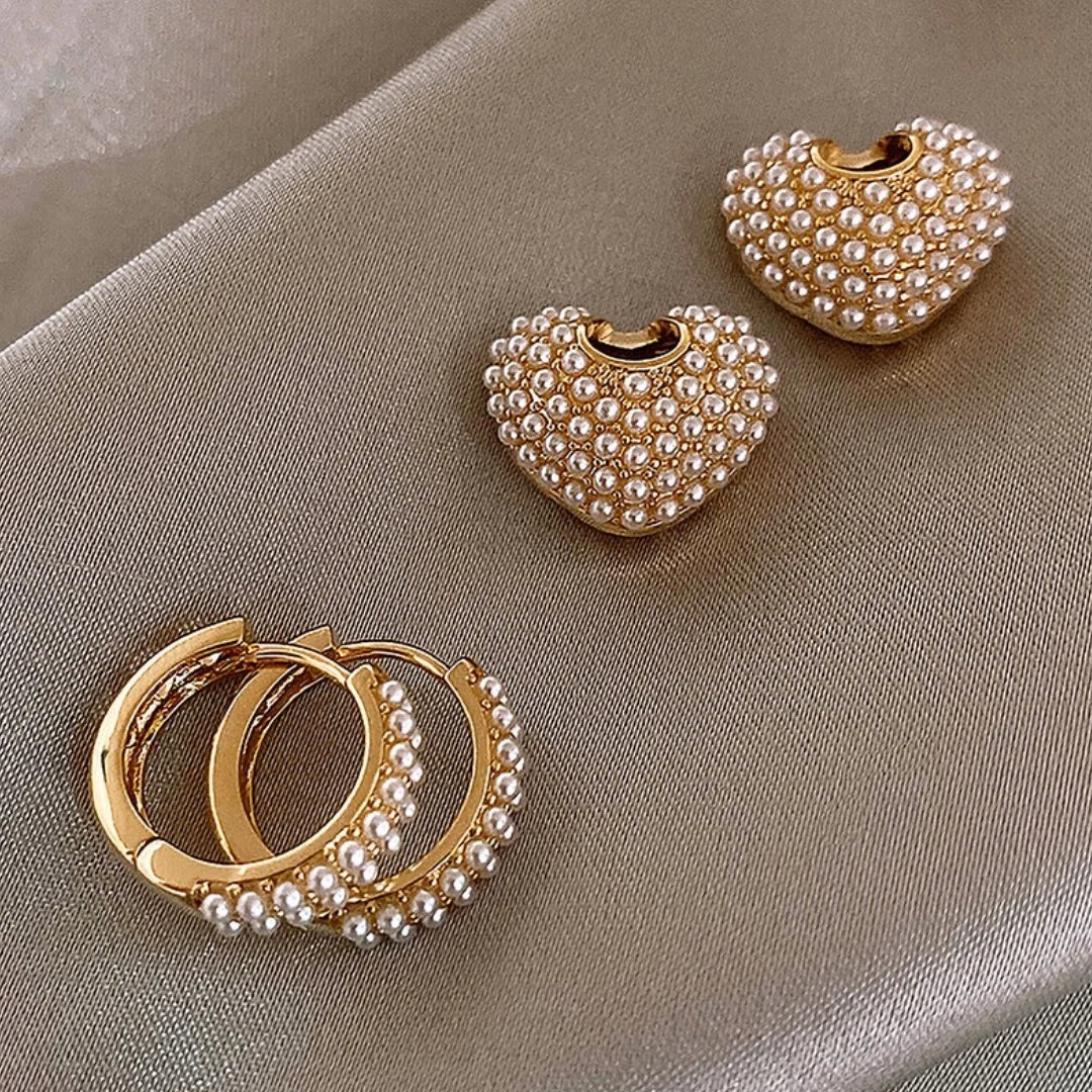 Women's Heart Shaped Pearl Stud Earrings