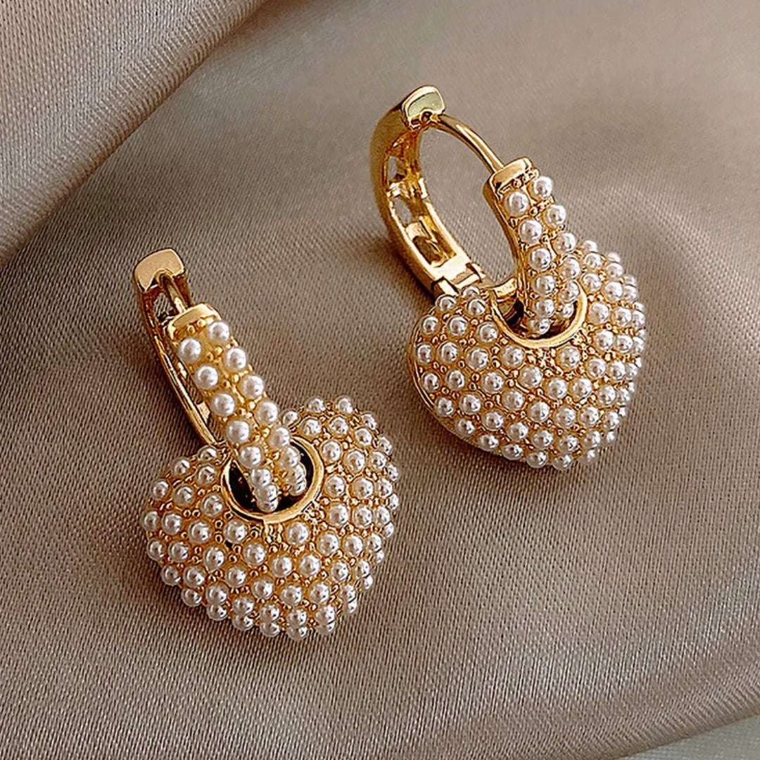 Women's Heart Shaped Pearl Stud Earrings