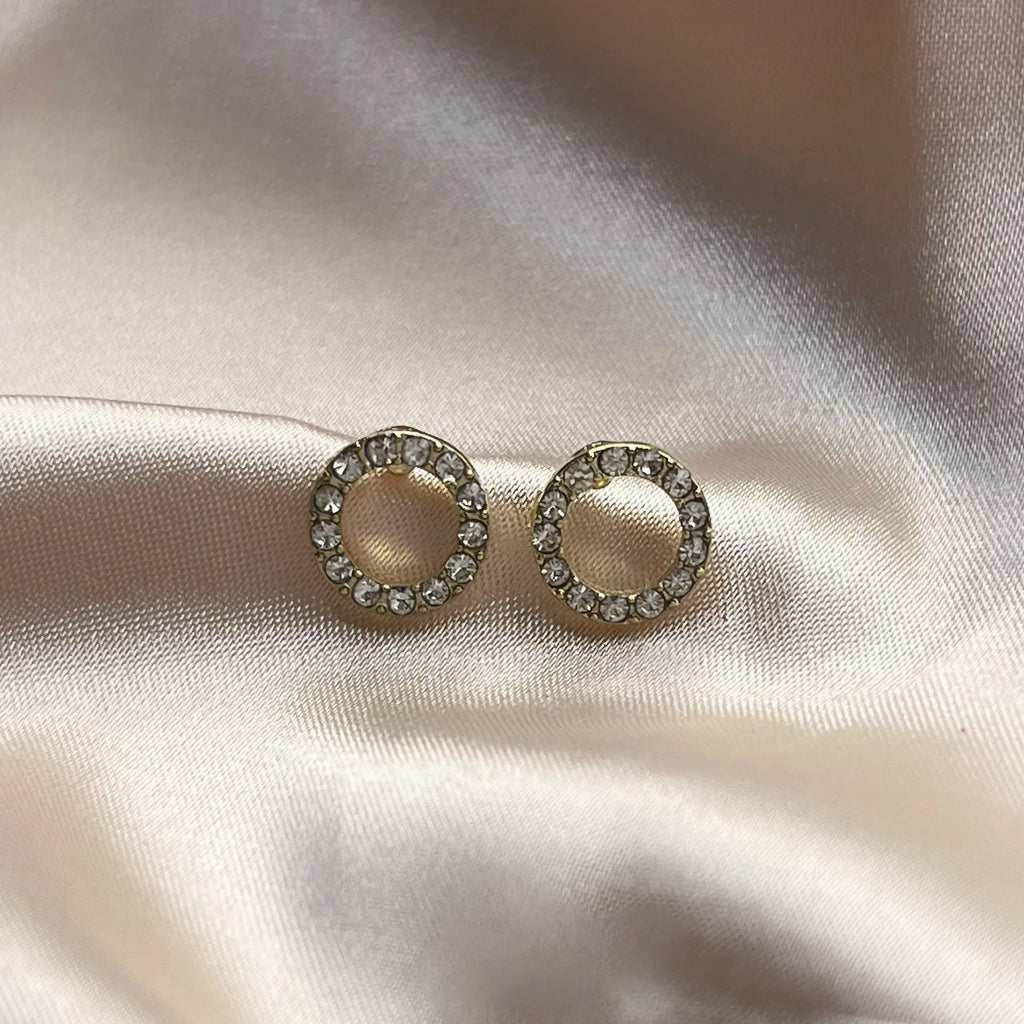 Women's Classic Round Zircon Stud Earrings