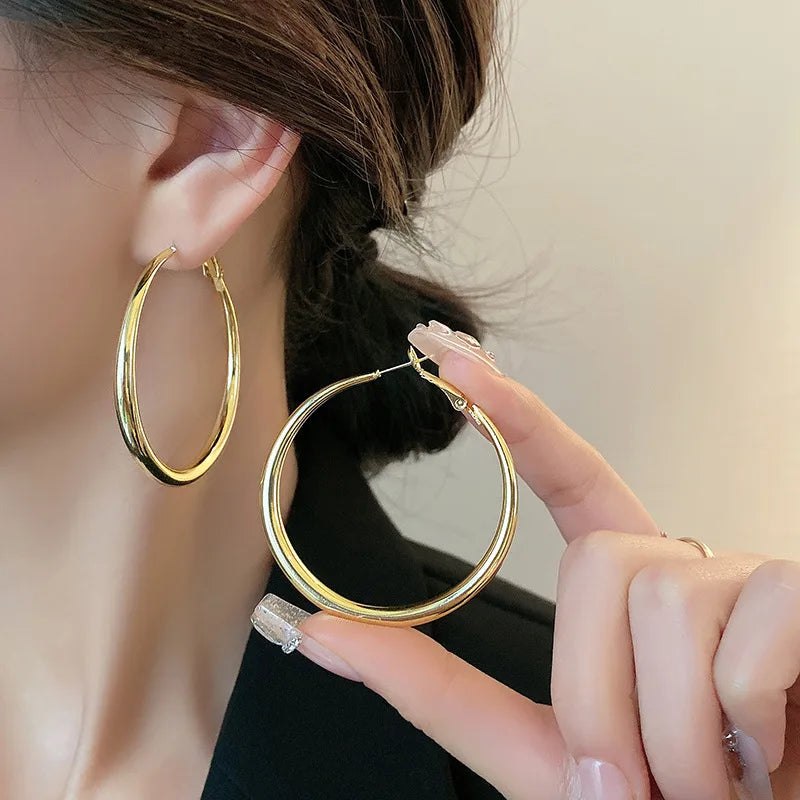 Women's Fashion Big Circle Hoop Earrings