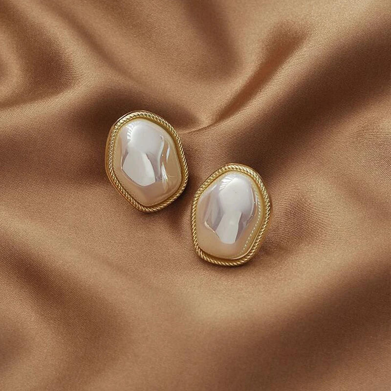 Women's Imitation Pearl & Zircon Retro Oval Stud Earrings
