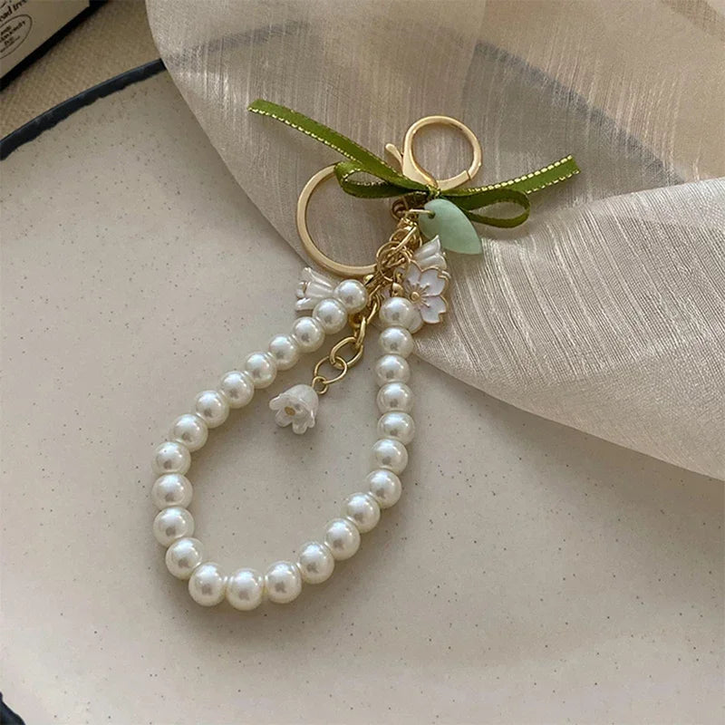 Fresh And Elegant Bell Orchid Keychain For Women Green Sweet Imitation Pearl Leatherresin Alloy Keychain Jewelry Accessory Gifts