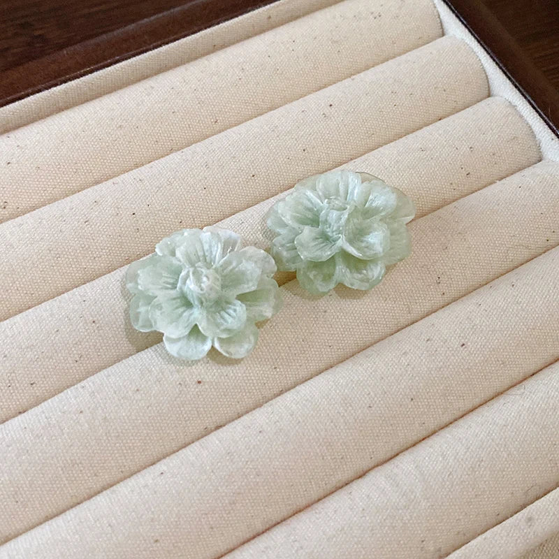 Women's White Acrylic 3D Flower Stud Earrings