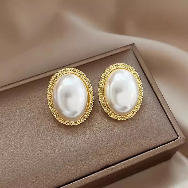Women's Imitation Pearl & Zircon Retro Oval Stud Earrings