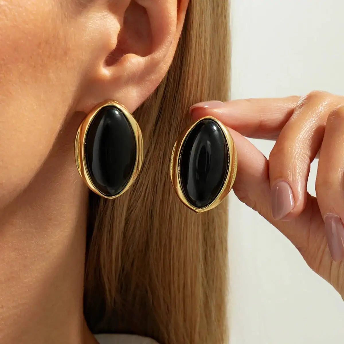Women's Retro Resin Acrylic Oval Geometric Stud Earrings