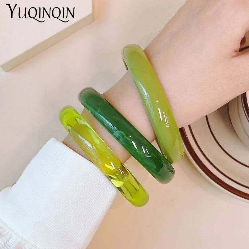 Women's 3-Piece Vintage Resin Acrylic Bangle Set