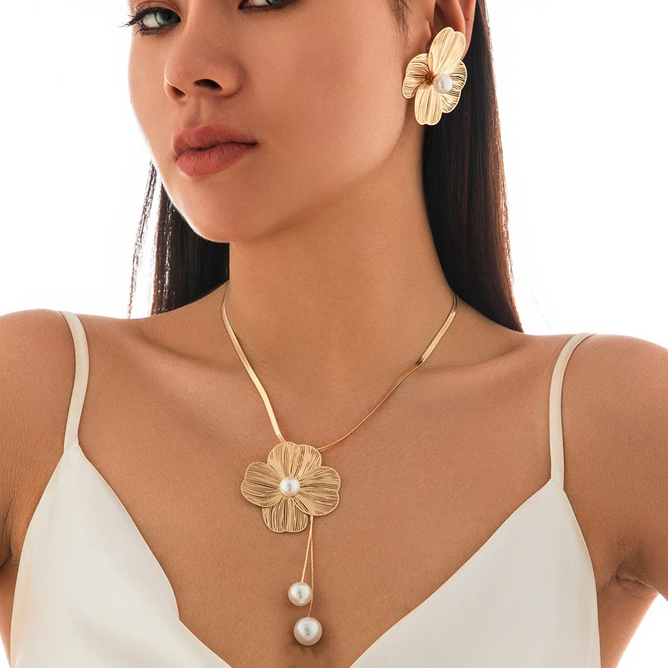 Romantic Pearl Flower Pendant Necklace & Earrings Jewelry Set