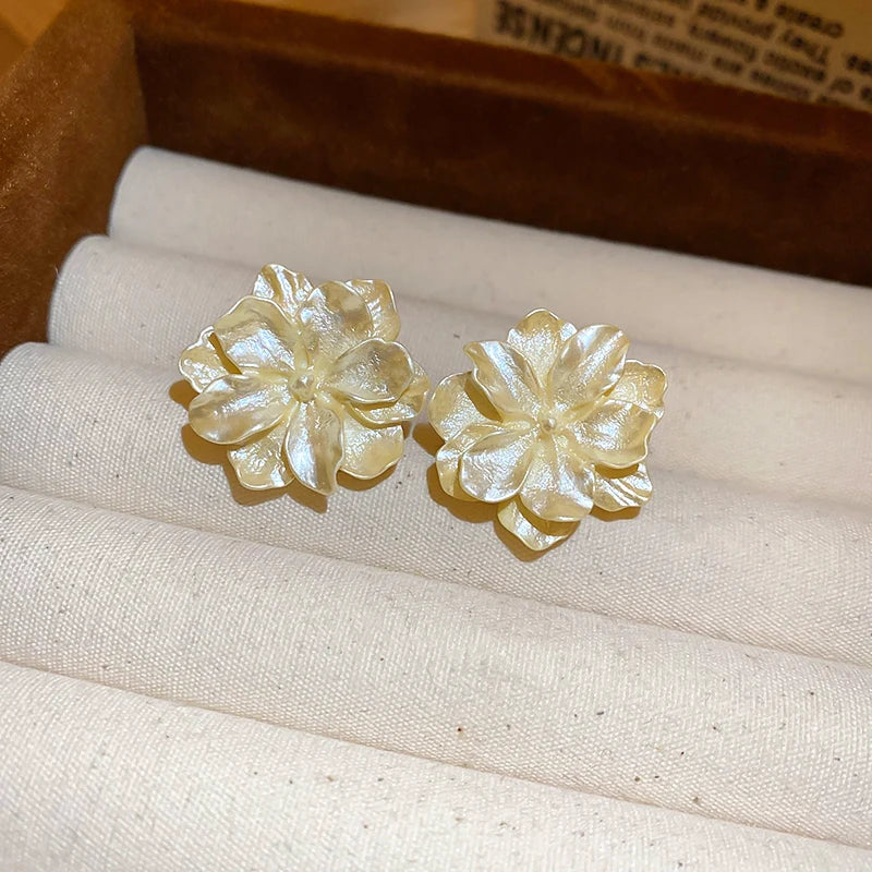 Women's White Acrylic 3D Flower Stud Earrings