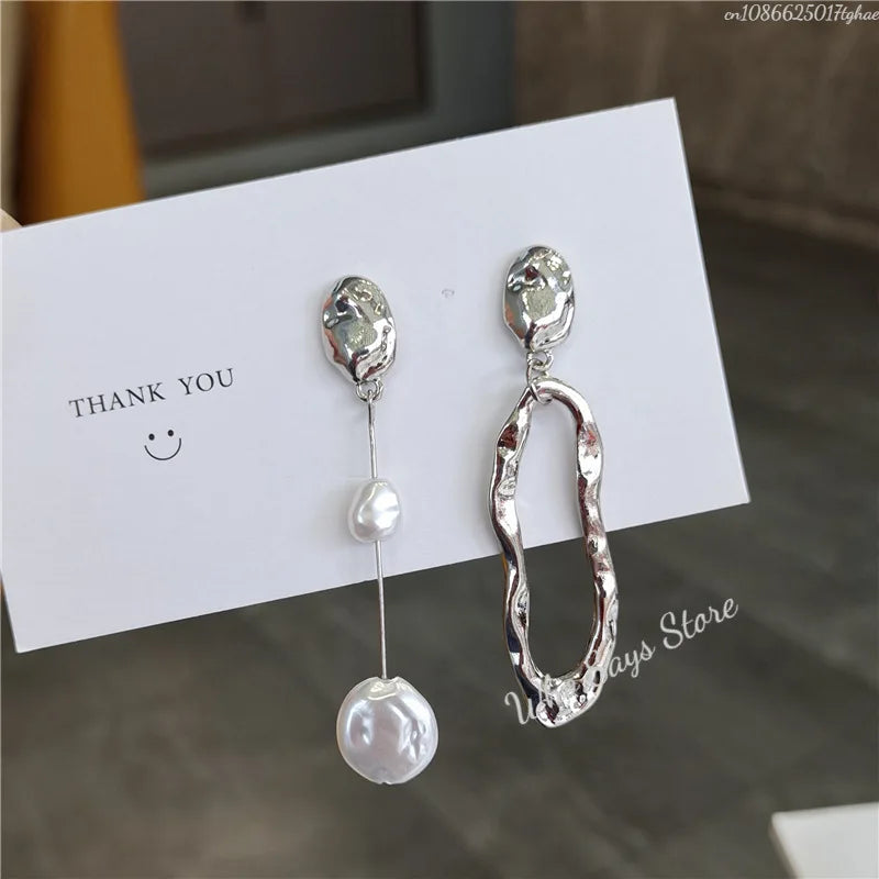 New Elegant Asymmetric Earring Freshwater Pearl Metallic Exaggerated Long Stud Earring Ladies and Girls Party Jewelry Gifts