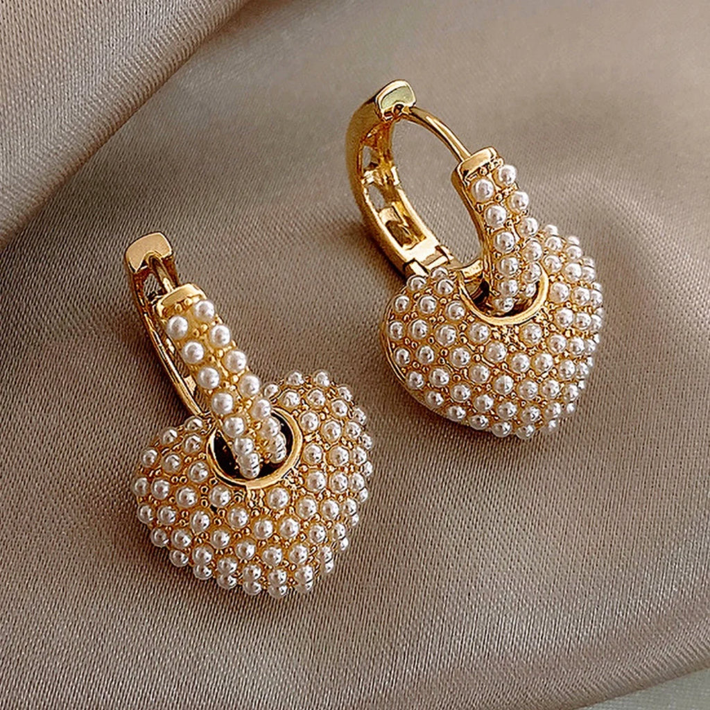 Women's Heart Shaped Pearl Stud Earrings