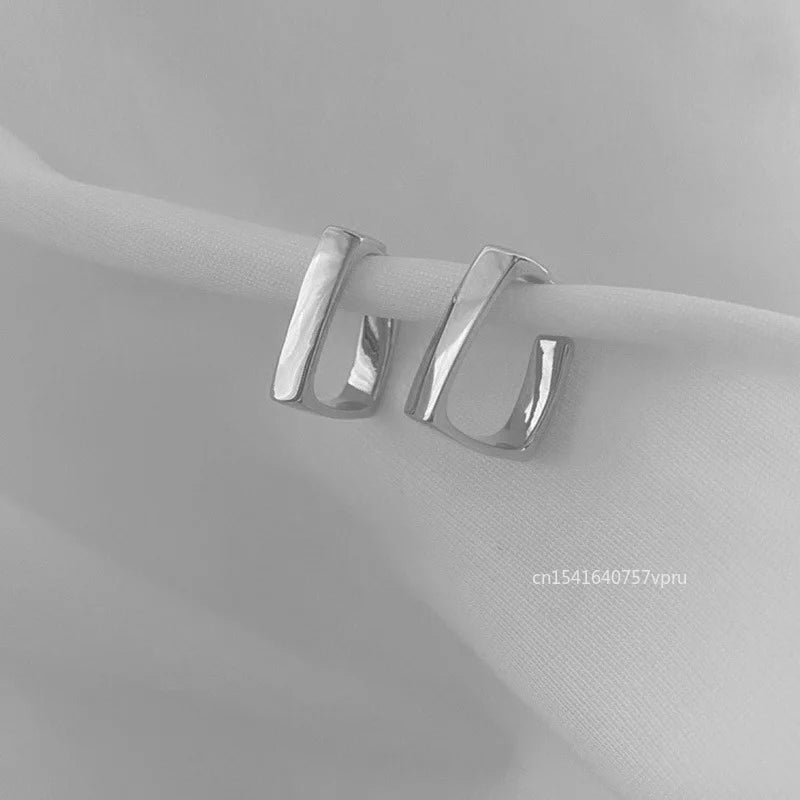 Women's Geometric U-Shape Hoop Earrings