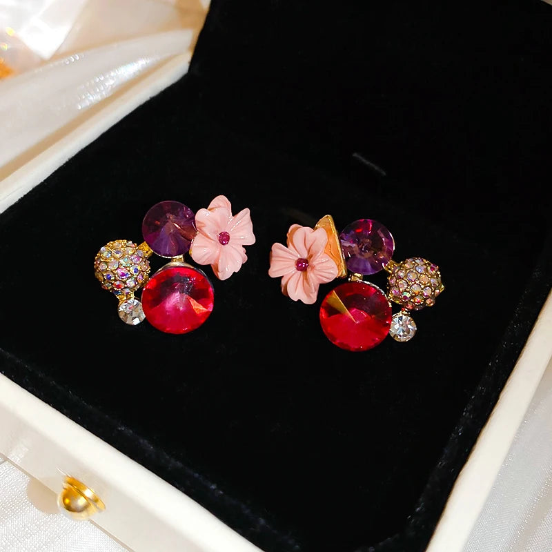 Green Flower Rhinestone Stud  Earrings For Women Sweet Delicate Fashion Personality Design Sense Commuter New Earring Wholesale