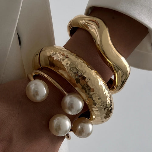 3 Styles Creative Big Imitation Pearl Cuff Bracelet Trendy Punk Heavy Metal Chunky Spring Bangle for Women Men Steampunk Fashion