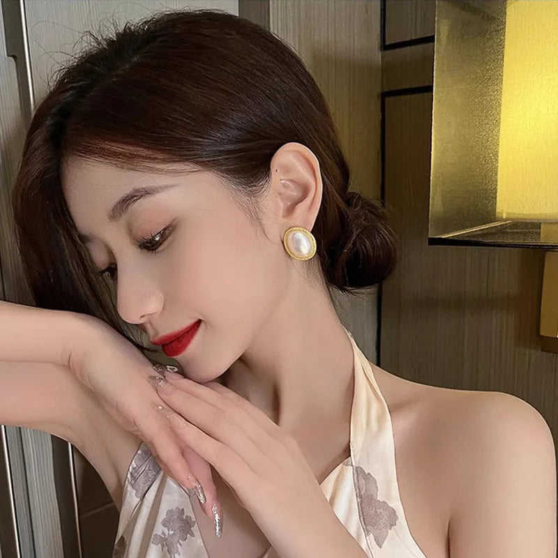 Women's Imitation Pearl & Zircon Retro Oval Stud Earrings