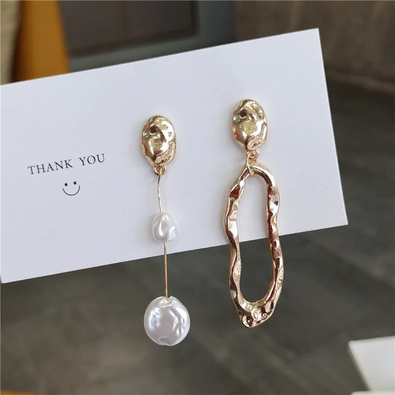 New Elegant Asymmetric Earring Freshwater Pearl Metallic Exaggerated Long Stud Earring Ladies and Girls Party Jewelry Gifts