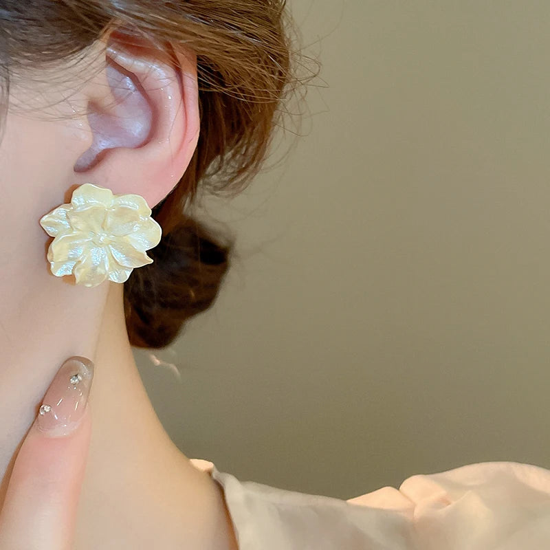 Women's White Acrylic 3D Flower Stud Earrings