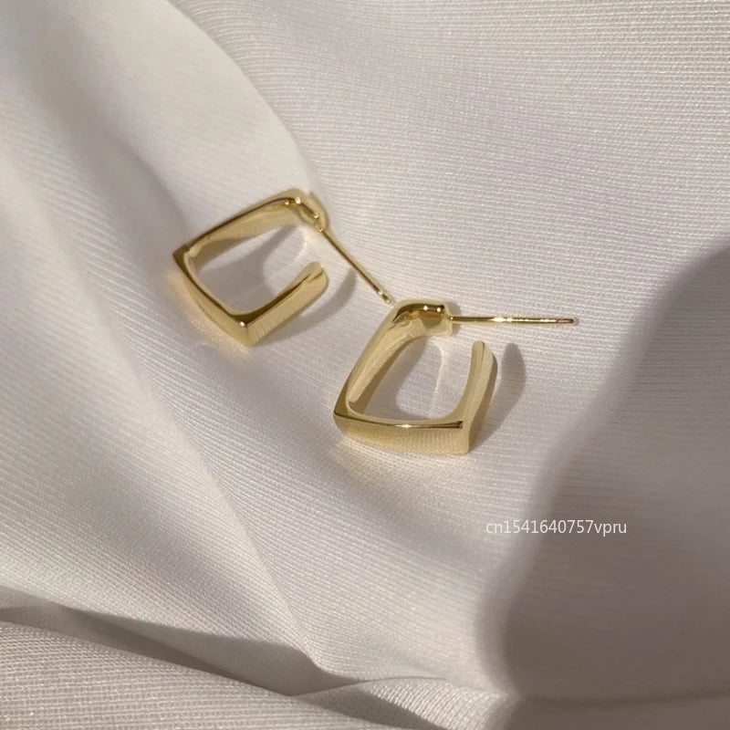 Women's Geometric U-Shape Hoop Earrings