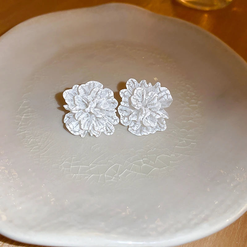 Women's White Acrylic 3D Flower Stud Earrings